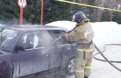 В Ордынском загорелся автомобиль