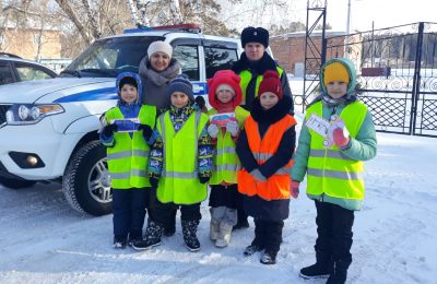 Ученики Ордынской школы № 1 приняли участие в акции по безопасности дорожного движения «Письмо водителю»
