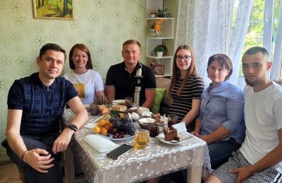 Александр Аксёненко навещает семьи участников СВО