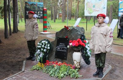 В Ордынском открыли камень памяти ликвидаторов последствий аварии на Чернобыльской атомной электростанции.