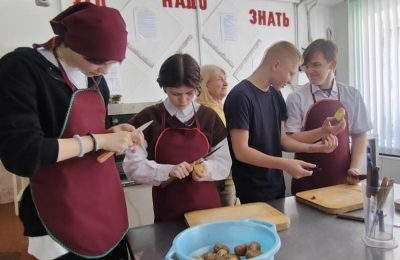 Юные повара