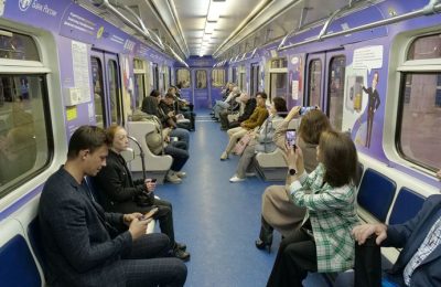 С сентября в новосибирском метрополитене курсирует вагон финансовой грамотности