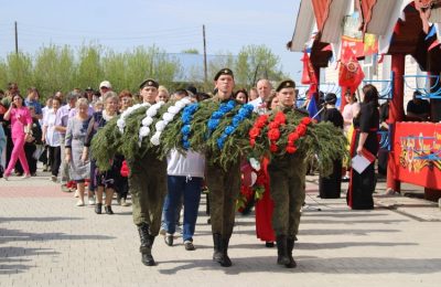 Торжественный митинг в Кирзе