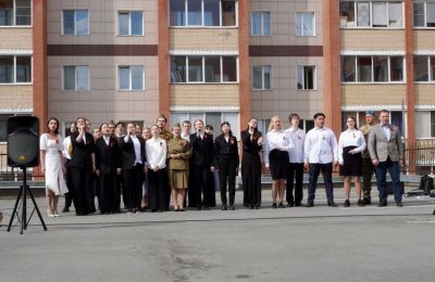 Активисты «Единой России» поздравляют ветеранов Великой Отечественной войны с наступающим Днем Победы