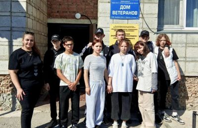 Волонтеры посетили ордынский Дом ветеранов