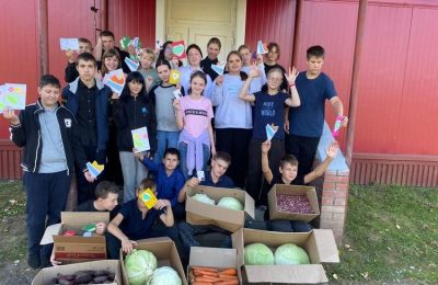 Кирзинские школьники подарили овощи, выращенные своими руками