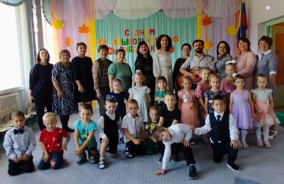 Кирзинцы поздравили работников дошкольного образования