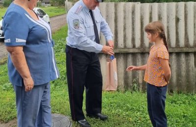 Сотрудники полиции приняли участие в акции «помоги учиться»