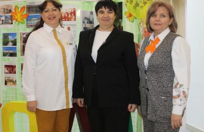 Люди, свет знаний несущие