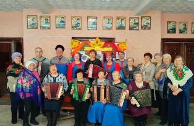 25 ноября в России отмечается День гармониста