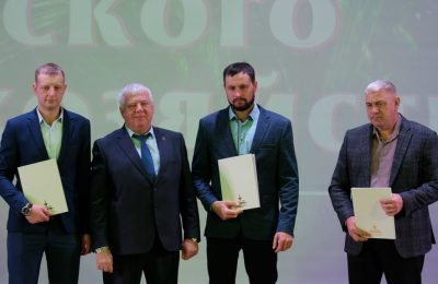 Торжественное собрание по итогам уборочной кампании состоялось в Верх-Ирмени