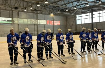 В Верх-Ирмени провели хоккейный турнир памяти Юрия Бугакова