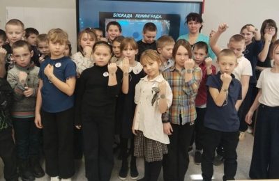 Работники Кирзинского Дома культуры провели для школьников Урок мужества