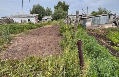 В Убинском районе семейной паре пришлось восстанавливать соседский участок