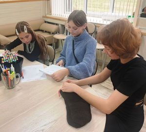 В Усть-Луковском Доме культуры прошла акция «С теплом – к солдату».