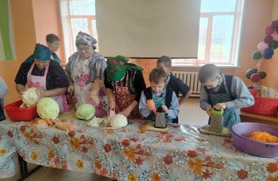 Капустные посиделки в «Истоке»